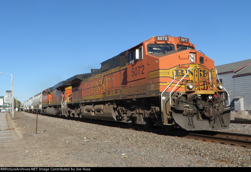 BNSF 5072 East